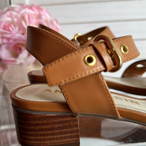 EUC Anne Klein Ellamae Blue & Tan Leather Block Heel Gold Grommet Sandal - Picture 5 of 14